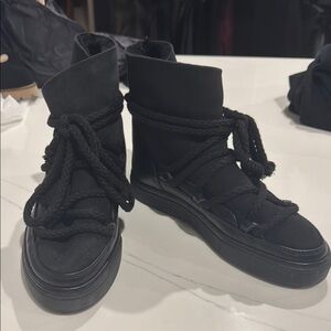 Inuikii
shearling-lining suede ankle boots Women’s 37 NEW With Tags